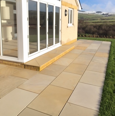 Mint Ivory Smooth 900x600 Sandstone Paving Slabs